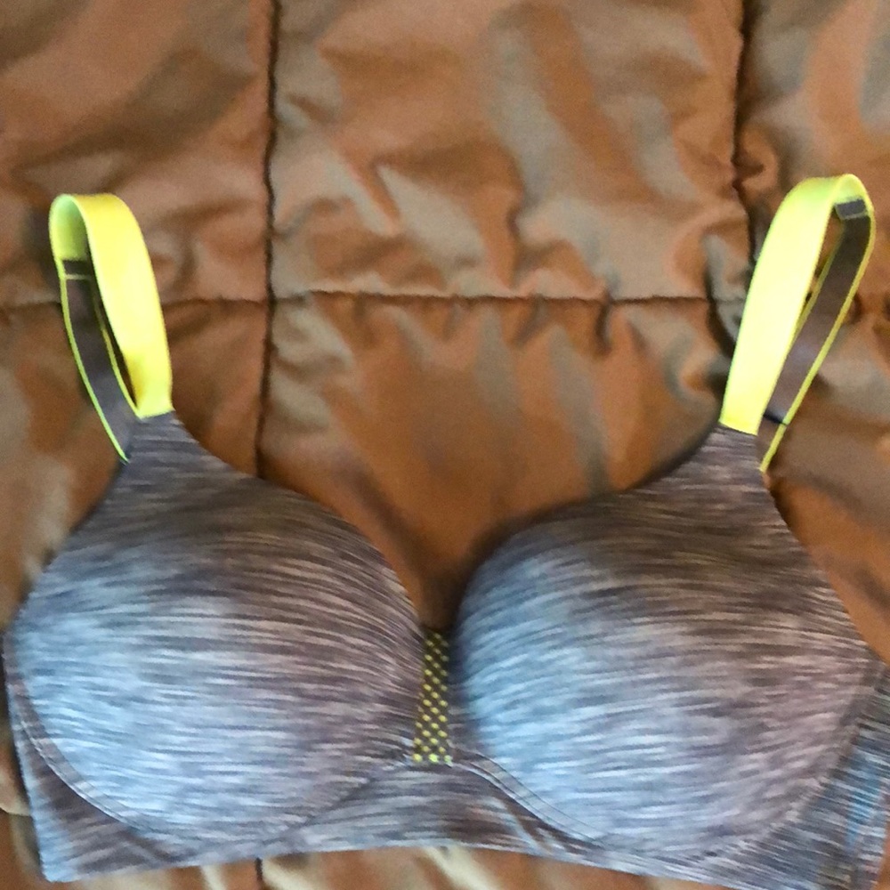 Maidenform bra in excellent used condition